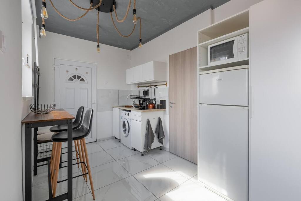 Apartment Cozy And Stylish In The Ruin Bar District *